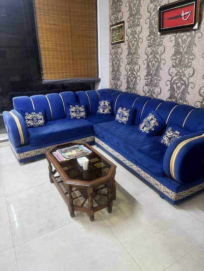 brilliant condition 7 seater L shaped sofa