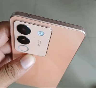 Vivo V29e 5G – Mint Condition.  12gb /256gb. . cash only