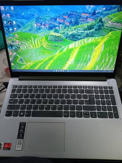 Lenovo Ideapad 1 AMD Ryzen 5-7520U 8GB DDR5 512GB SSD 2GB Graphics 15'