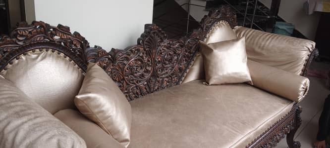 chinoti sofa set with center table and side stools