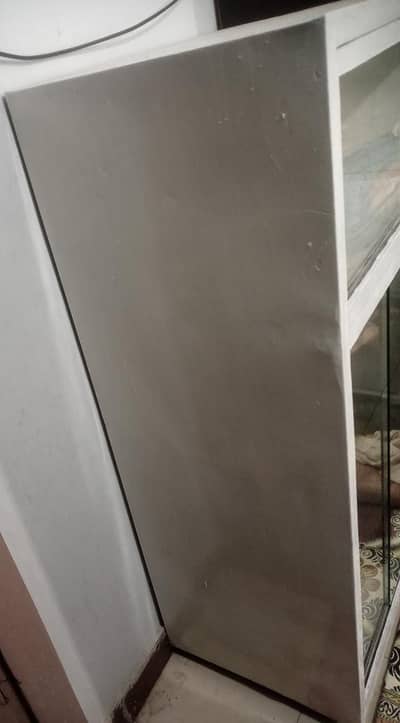 I want to sell my showcase