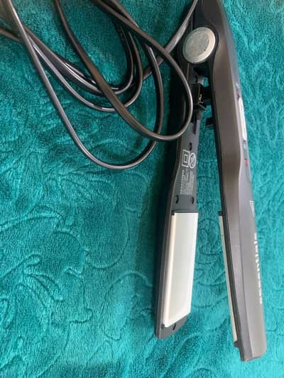 Essentials Hair Straightener