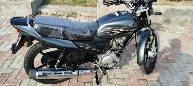 YB 125Z DX 2023 model only 5400 KM's driven All punjab numbar