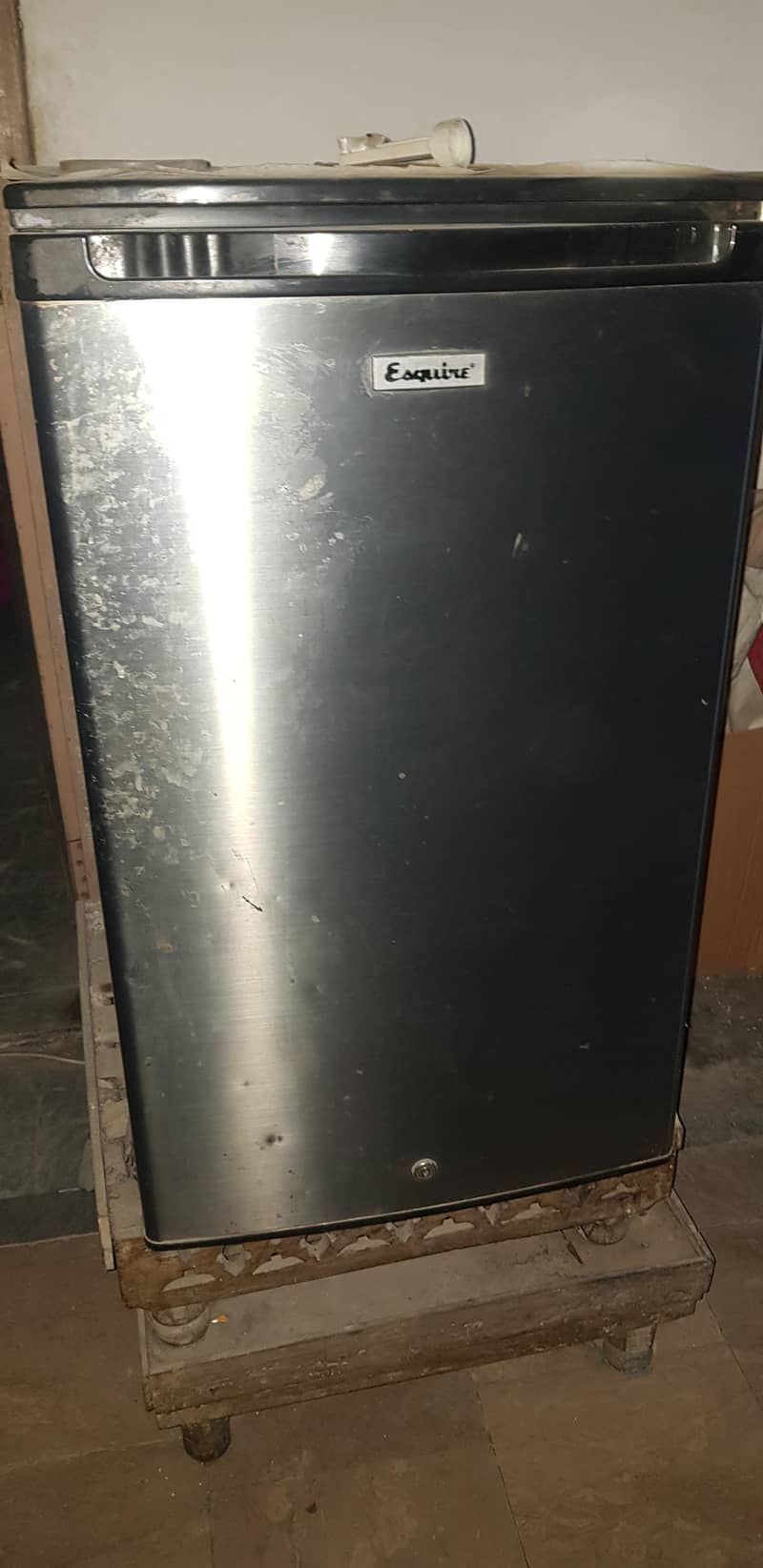 Mini fridge ESQUIRE 0