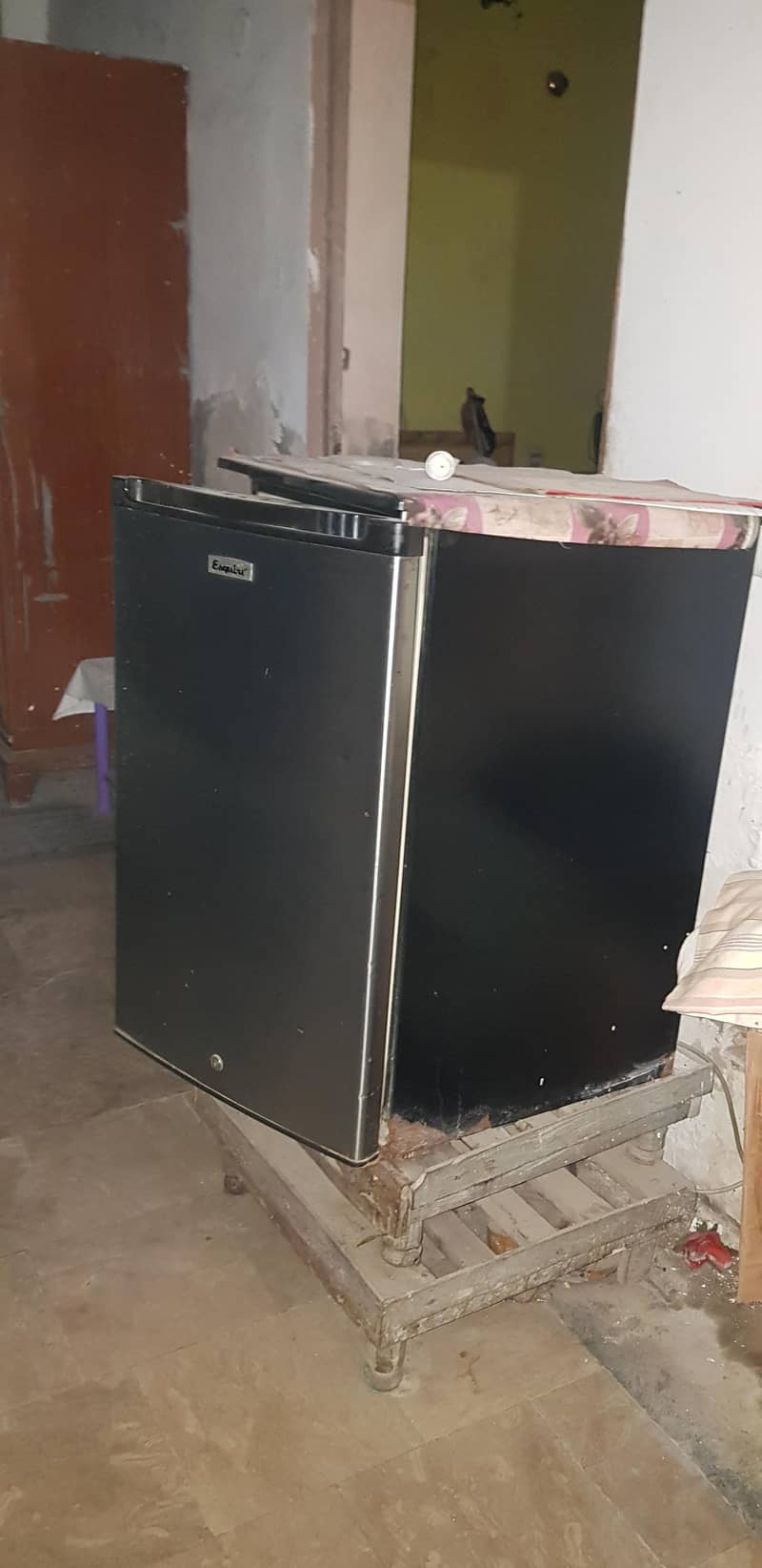 Mini fridge ESQUIRE 3