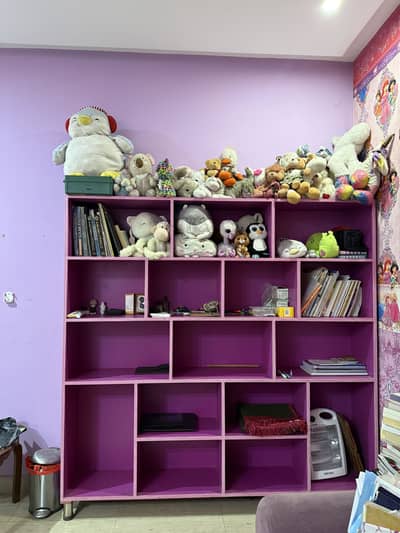 spacious shelf for sale 10/10 condition