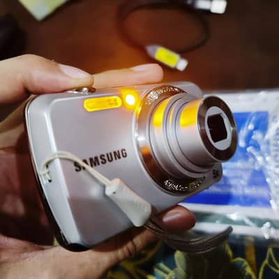 Samsung PL-22 14.2MP Digital Camera With All Accessories & Box