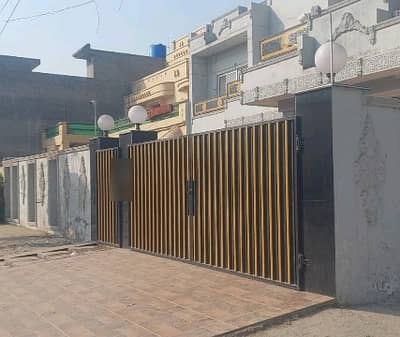 Corner 22 Marla House Situated In Marghzar Officers Colony For sale