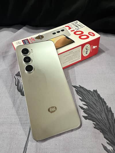 Itel a100 4+8gb/128gb 10 months warranty