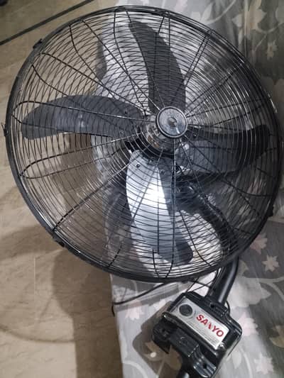 Bracket fan 24 inch New