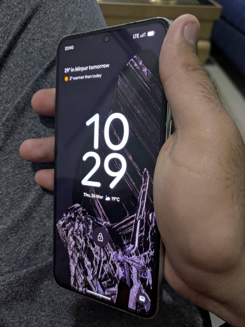 GOOGLE PIXEL 8 PRO 5