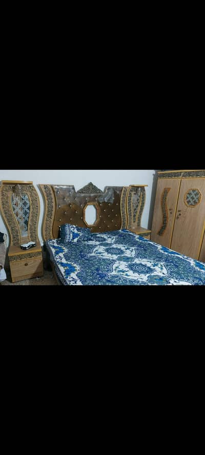 Room Furniture Complete 4 Pieces Set Slightly Used