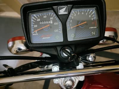 125 Red applied for 0metar for sale