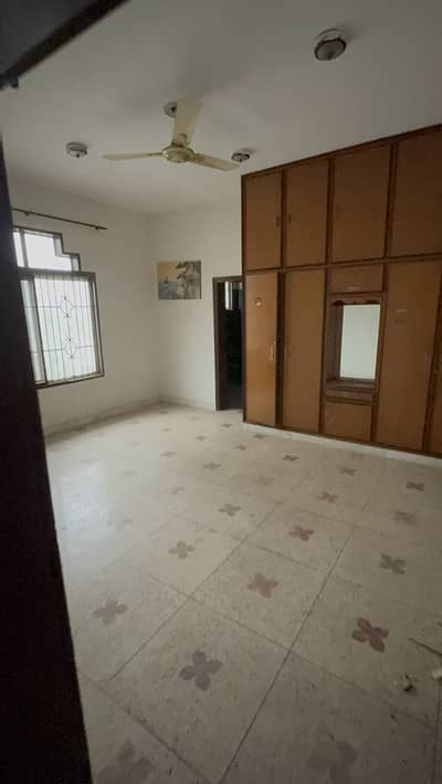 5 Marla Upper Portion On Main Canal Road In 2 Kanal House