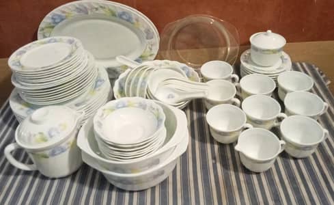 12 years old NEWER USED Glass dinner set