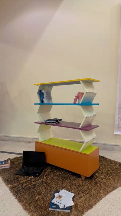 Collapsed furniture piece