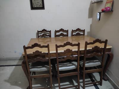 Dinning table (6 seater )