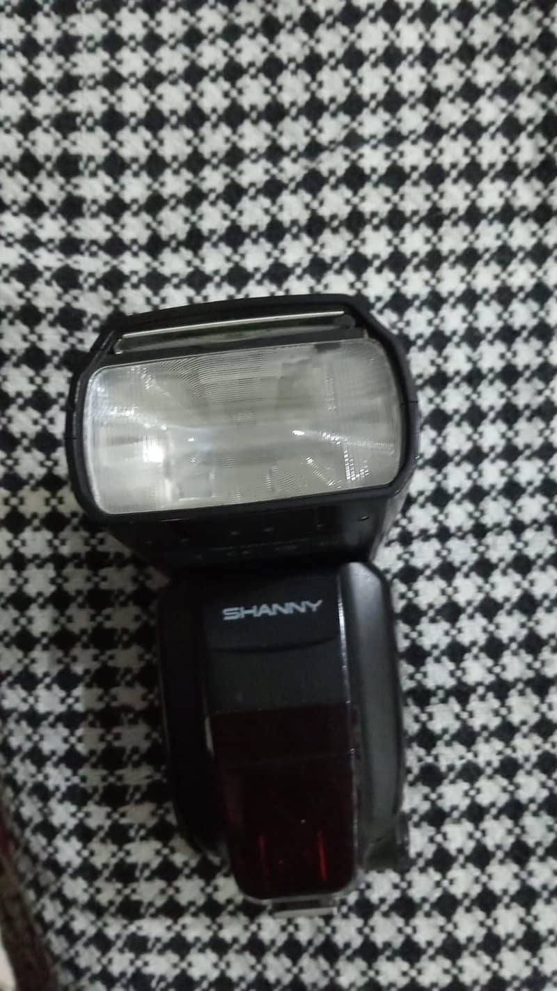 Canon EOS 600D DSLR 4