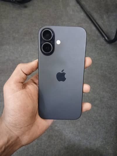 Apple iPhone 16