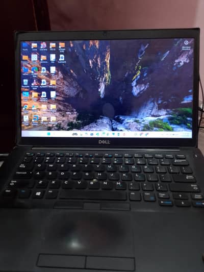 dell latitude 7490 --  i5 8th / Gen 8gb RAM /256GB SSD
