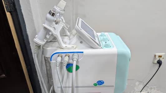 hydrafacial 7in1 machine