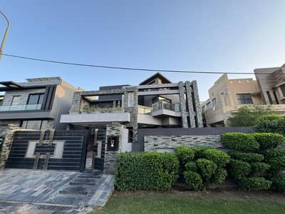 PHASE 8 1-KANAL LIKELY NEW SLIGHTLY USED FULLY MAINTAINED BUNGALOW IS AVAILABLE FOR SALE.