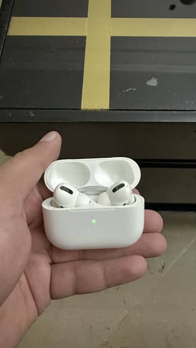 Apple airpods pro with magsafe