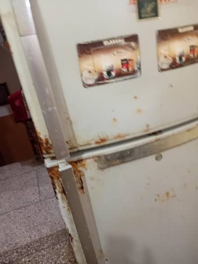 Dawlance. refrigerator  100% working  ok. ha condition 10/8
