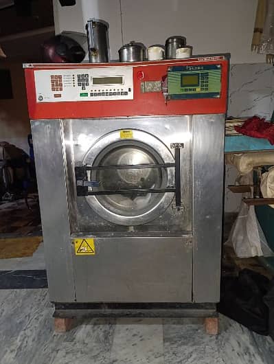 Industrial washing machine