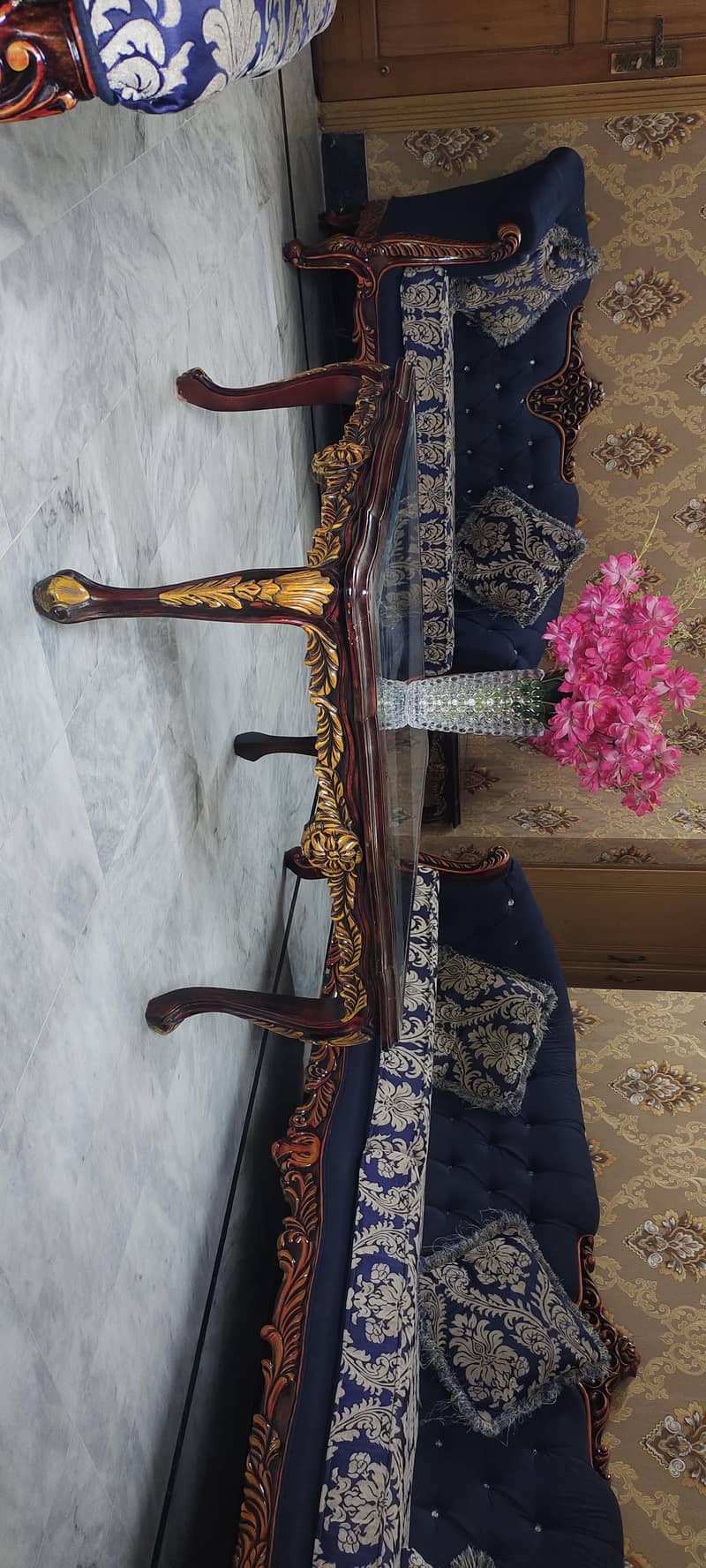 Single center table 1