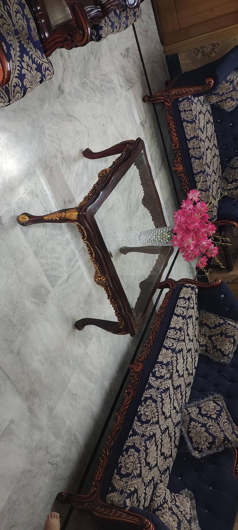 Single center table 2