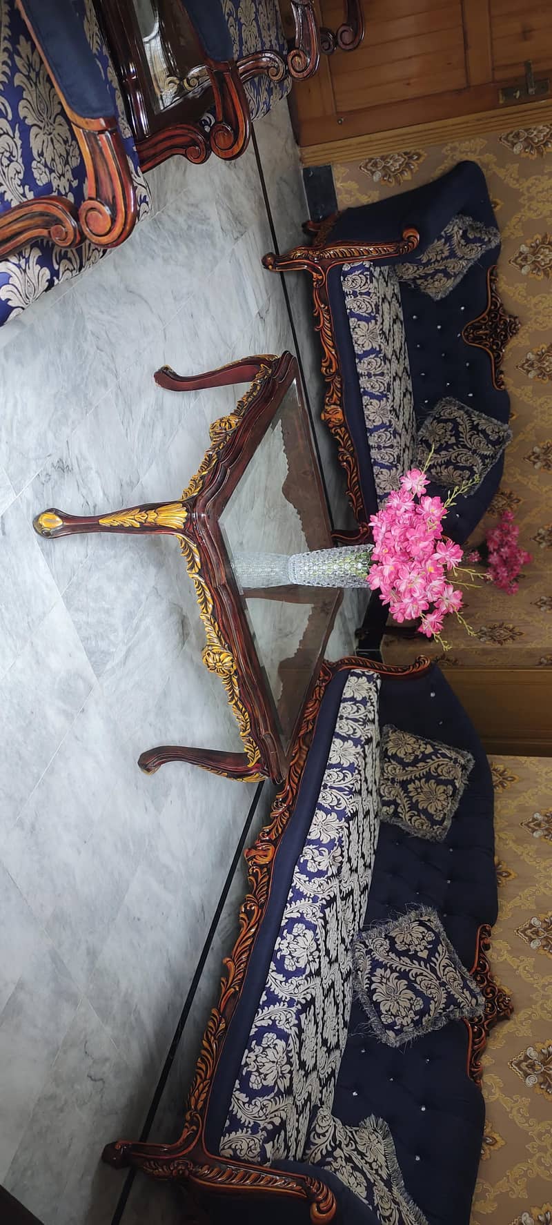 Single center table 3