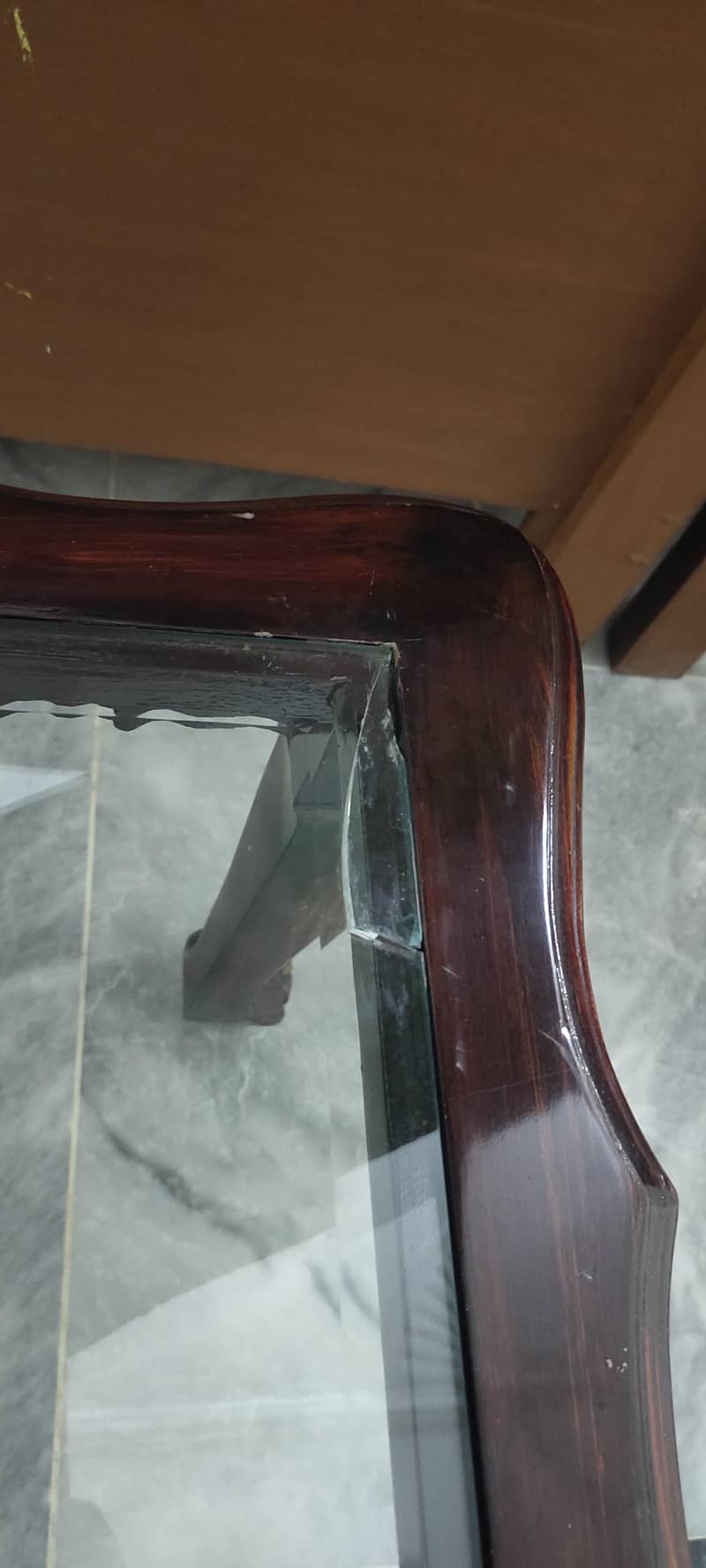 Single center table 8