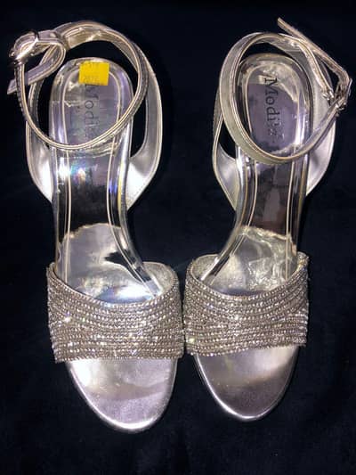 modila formal wear sandal