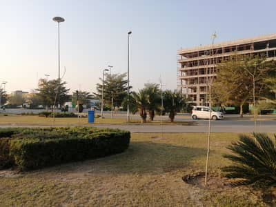 New Deal 1 Kanal Commercial Plot At 150 Feet Main Boulevard With 50% Payment Now & Remaining In 6 Months, Coming Up In Tipu Sultan Block Sector F Bahria Town Lahore