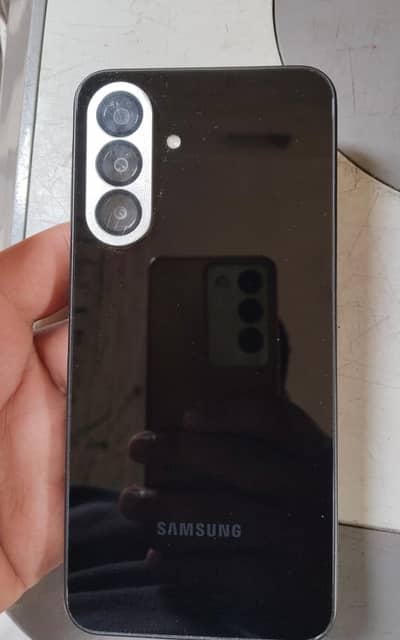 samsung galaxy A26 5G . RAM 8. ROM 256