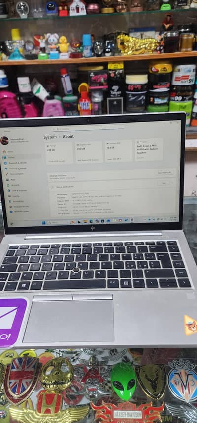 16 gb ram 1 piece.  AMD RYZEN 5 PRO 256 bild hard drive 500 gb extra