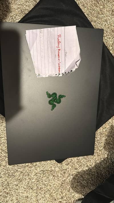 Brand new Razer Blade 16 (2025) - RTX 5060