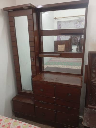 King size bed + mattress + 2 side tables + dressing table