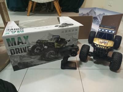 hi I am selling my rc car