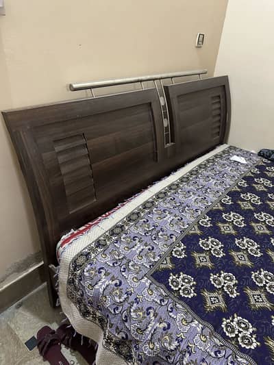 Full size king bed with molty foam mattress