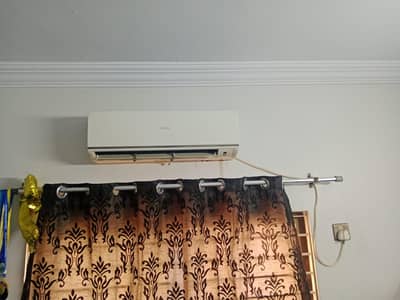 Hair 1 ton split ac working condition