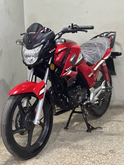 Honda cb150f 2025 model ( low millage )