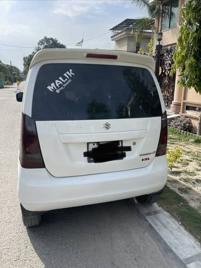 Suzuki wagon r 2017 white colore
