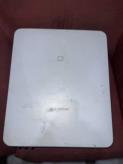 Sungrow 10kW Hybrid Solar Inverter (SH10RT) – Excellent Condition