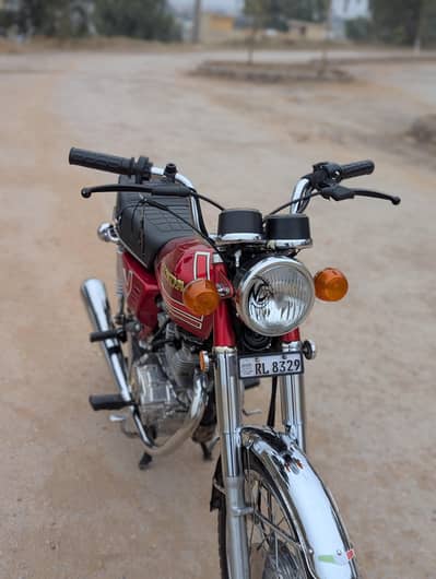 old model Honda 125  classic