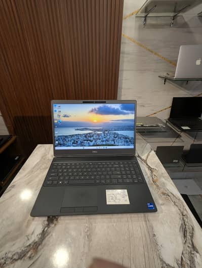 Dell Precision 7560 i7 11 Gen Numpad 16_256 Graphic 4GB