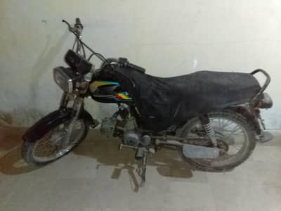 unique 70cc bike chalnaa mai bhot achi hai 03/05/27/10/711