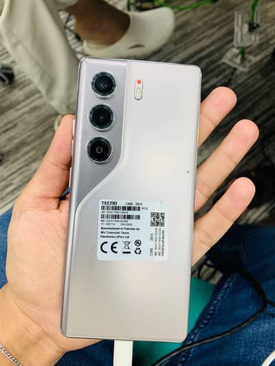Tecno camon 40 pro