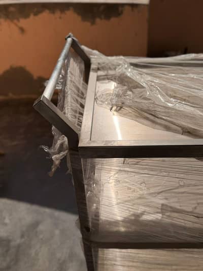 trolley . . . good quality new condition. . full steel